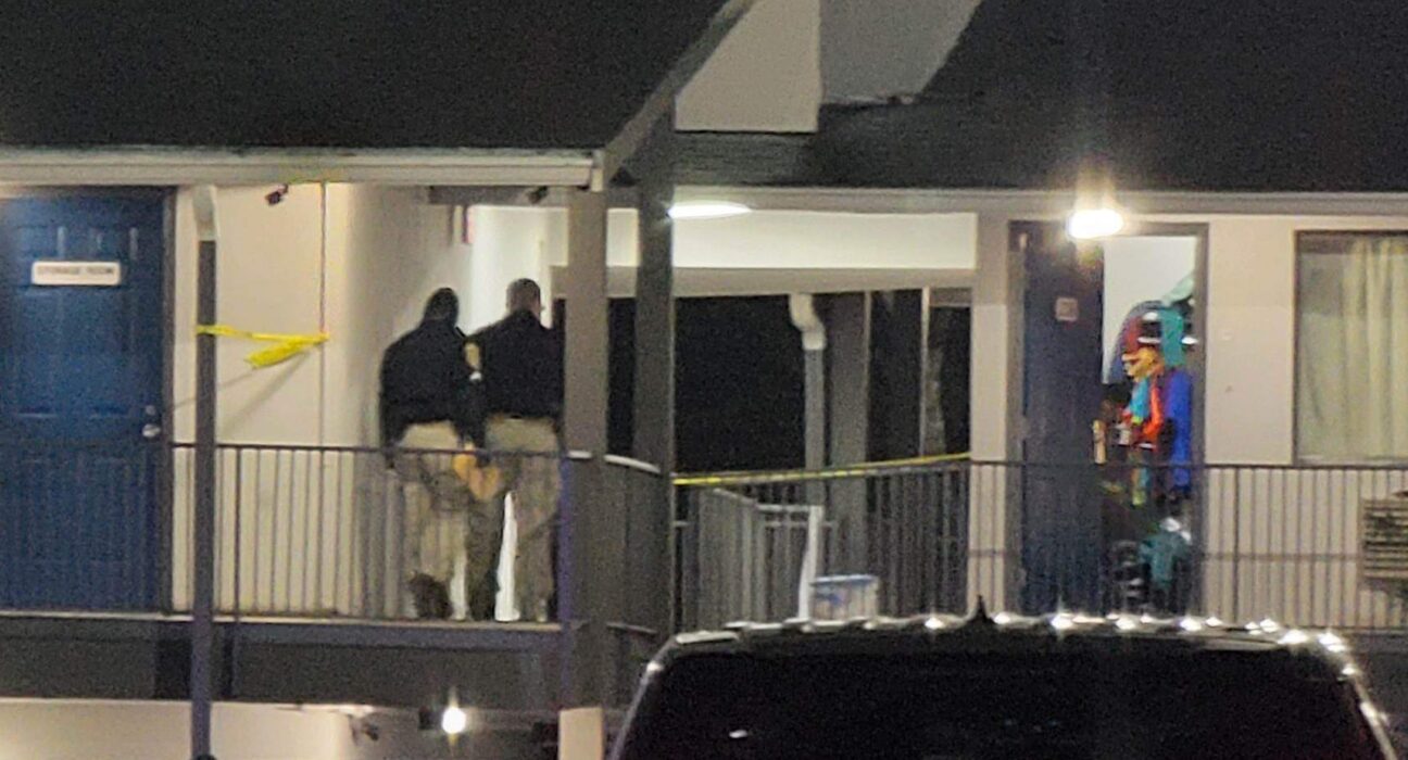 Father and son killed, mother and child injured at Motel 6 shooting in
