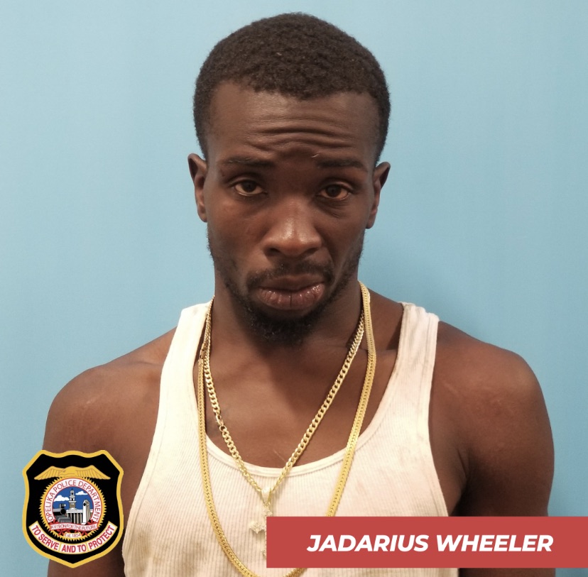 Suspects caught after fleeing shoplifting scene, leading officers on ...