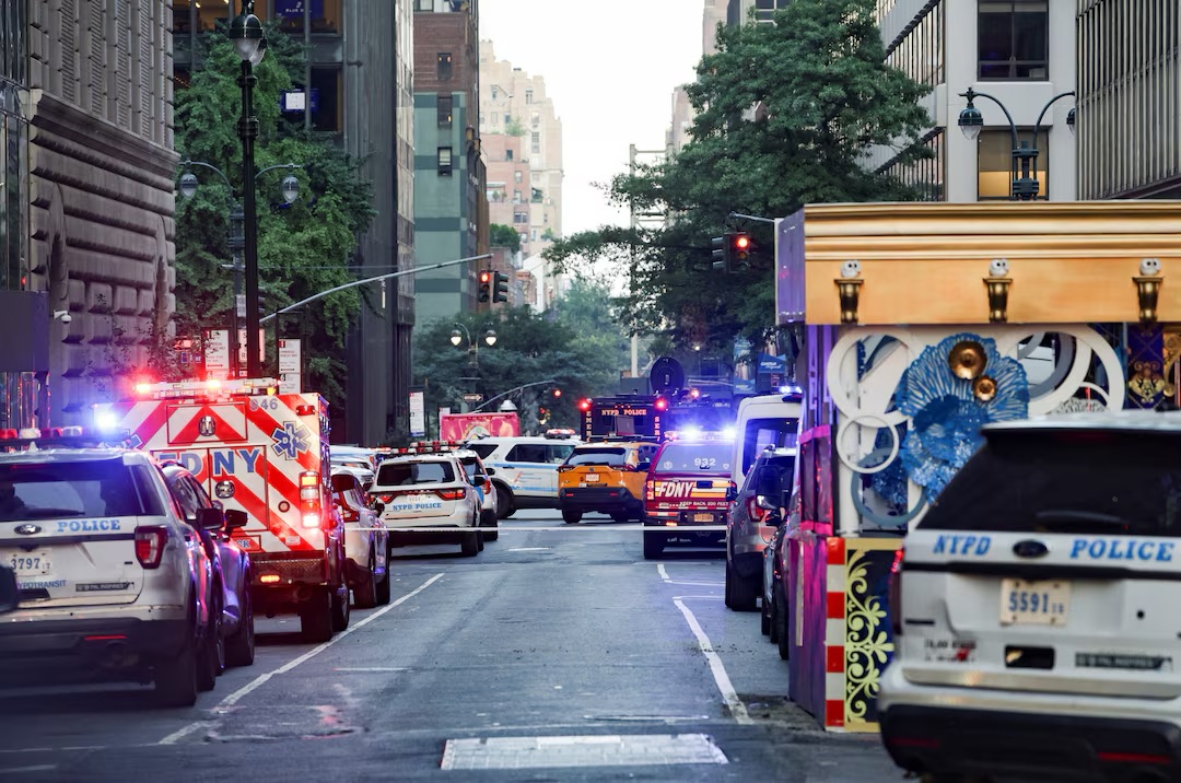 BREAKING: Four dead, several injured in Midtown Manhattan Shooting at ...