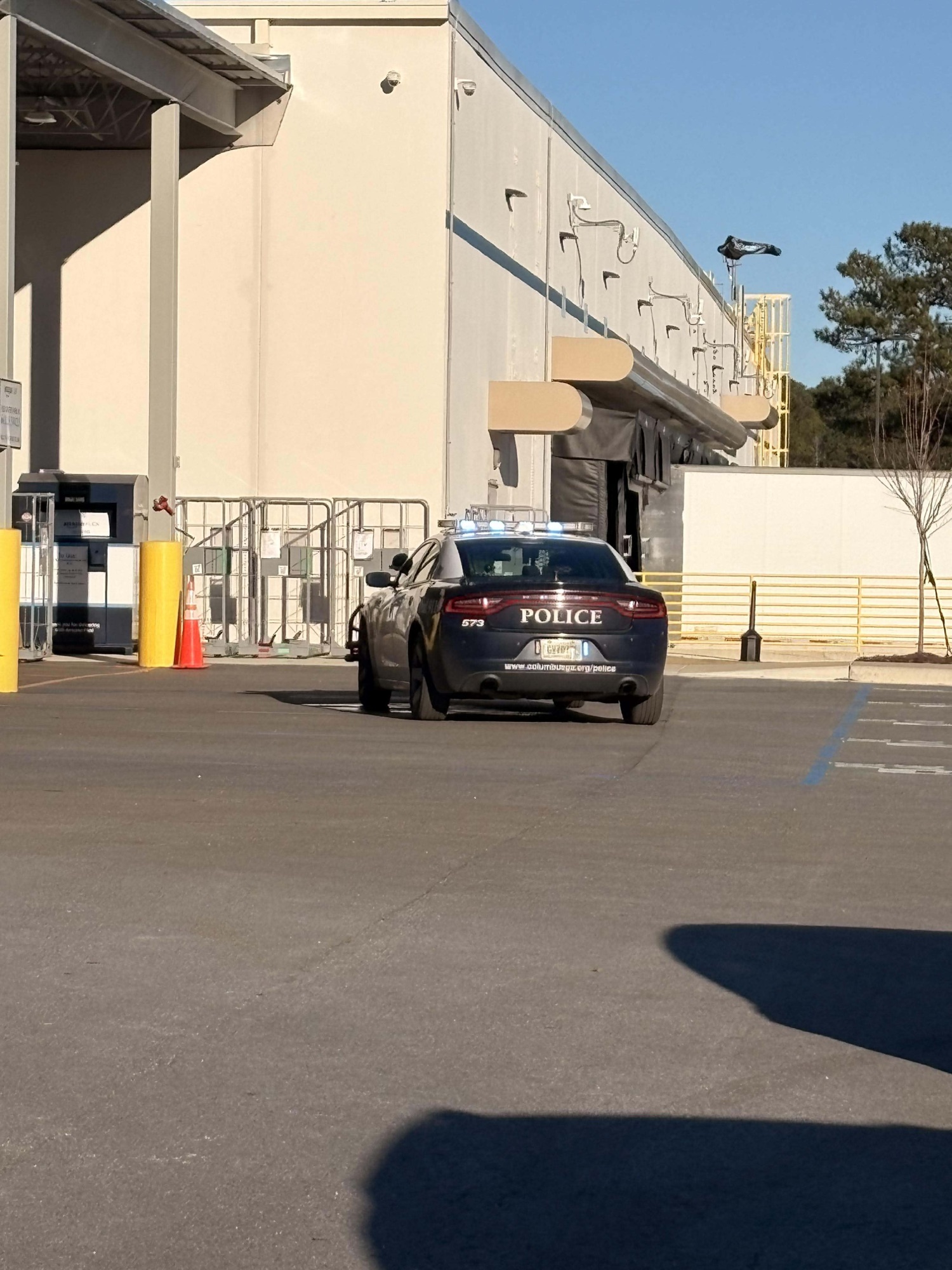 Police presence at Amazon Fulfillment Center in Columbus – CNAW 2 with ...