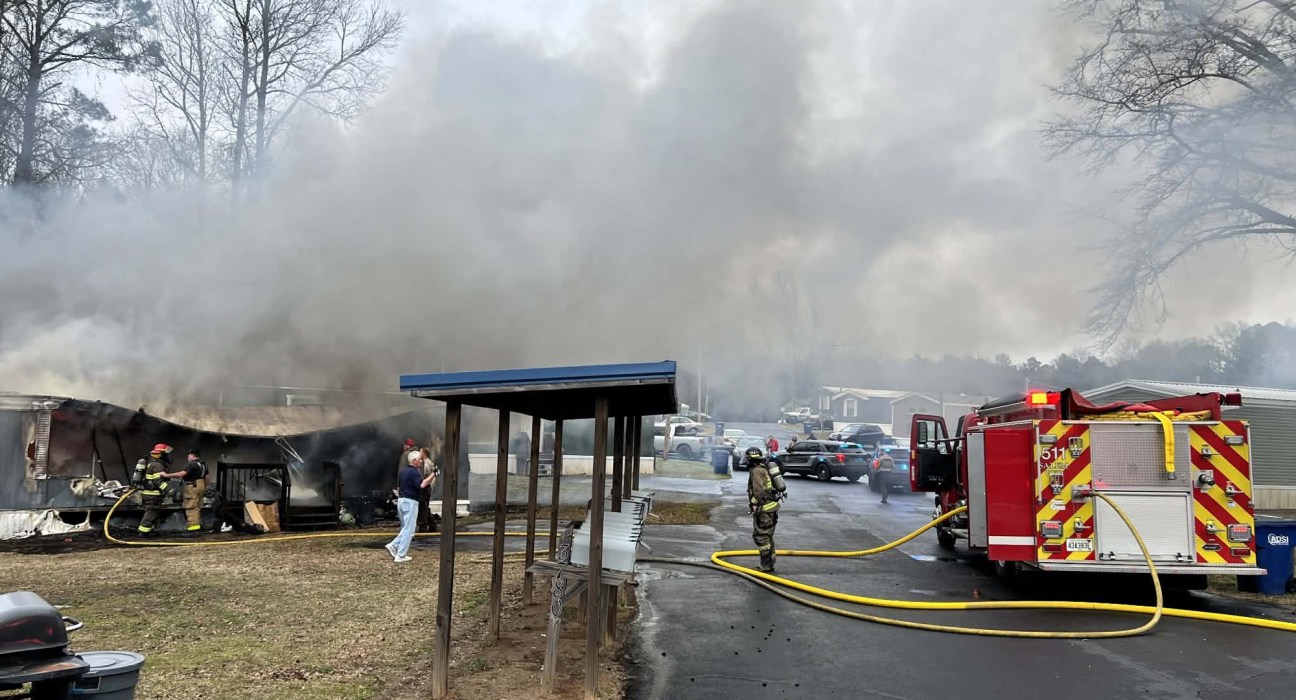 Volunteer fire crews on scene of structure fire in Salem – CNAW 2 with ...
